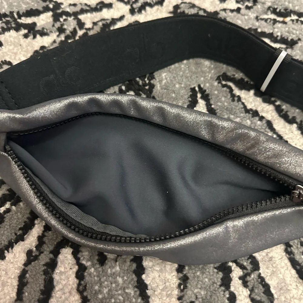 ALO Gray Belt Bag for Men - Picture 6 of 8